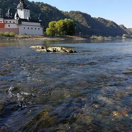 Apartment Romantisch Wohnen In Direkt Am Rhein Kaub