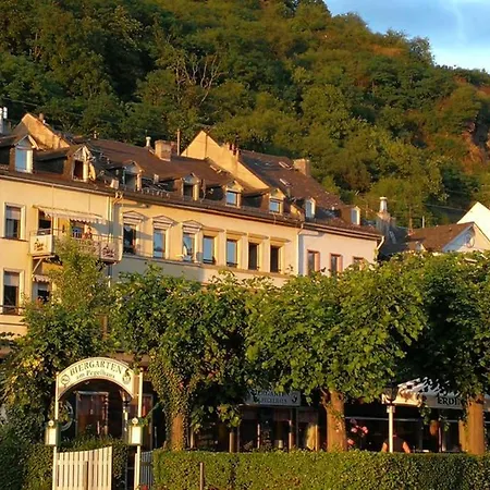Apartment Romantisch Wohnen In Direkt Am Rhein *