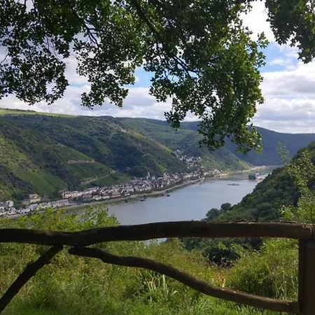 Apartment Romantisch Wohnen In Direkt Am Rhein *