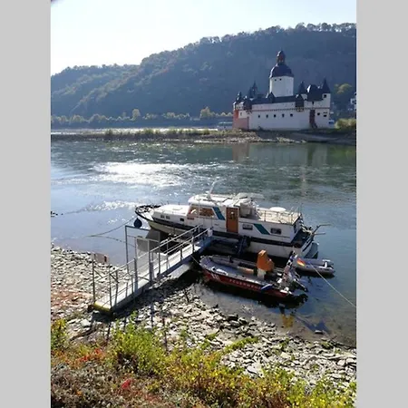 Apartment Romantisch Wohnen In Direkt Am Rhein