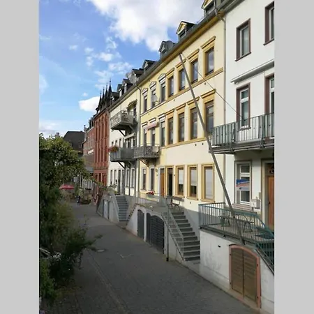 Romantisch Wohnen In Direkt Am Rhein