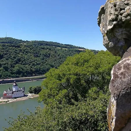 Romantisch Wohnen In Direkt Am Rhein *